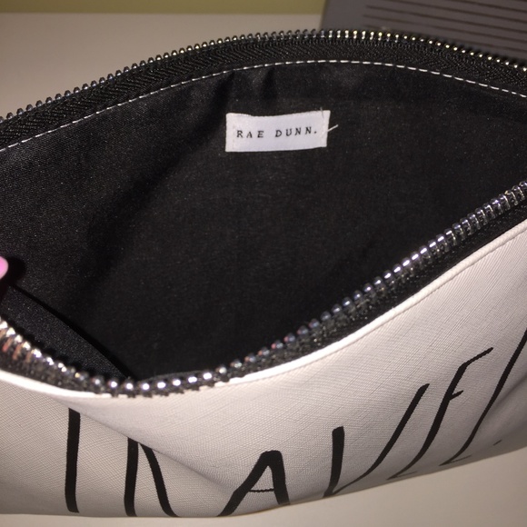 🕶✈️ Rae Dunn TRAVEL Pouch ✈️👝 - Picture 2 of 2